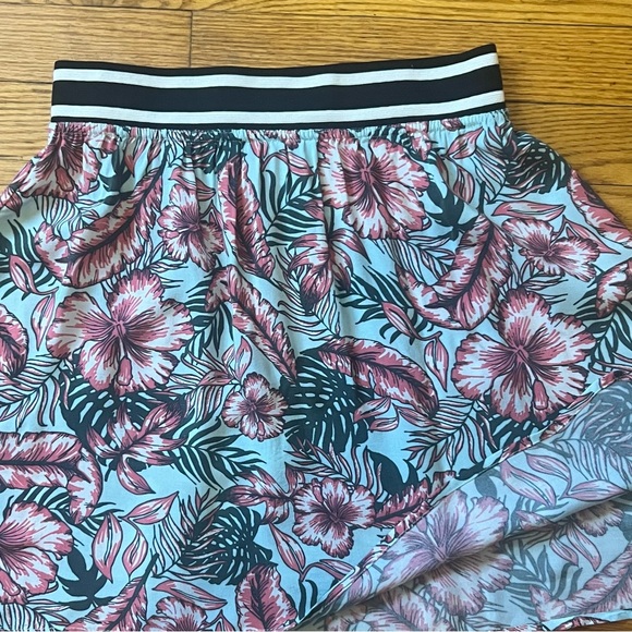 Divided by H&M Activewear Top /Skirt Women’s Multicolor Floral Set Top 6 Skirt 8 - Picture 5 of 10